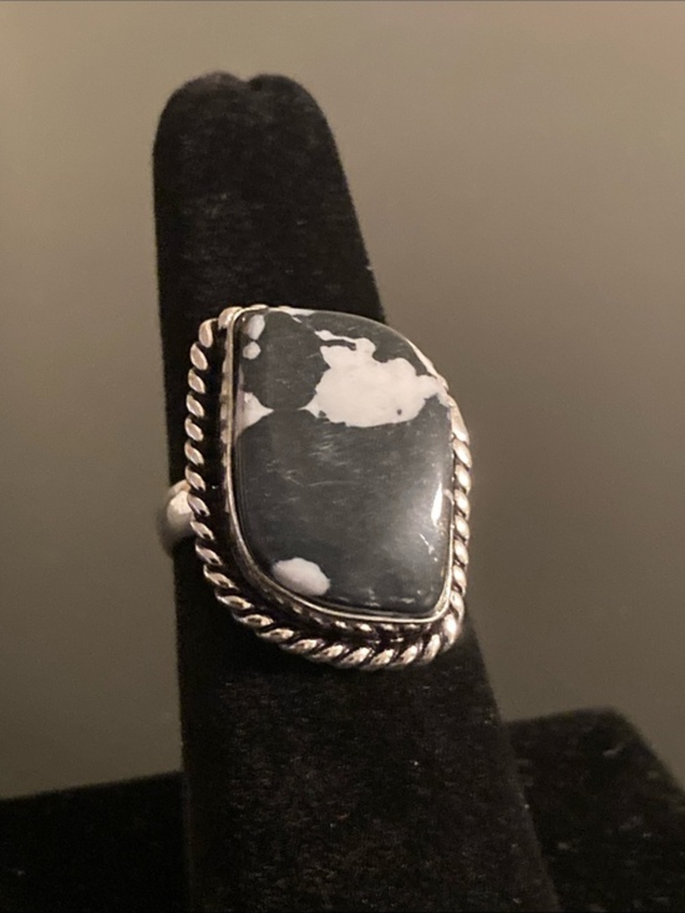 Howlite Teardrop Silver-Tone Statement Ring in Black and White size 6